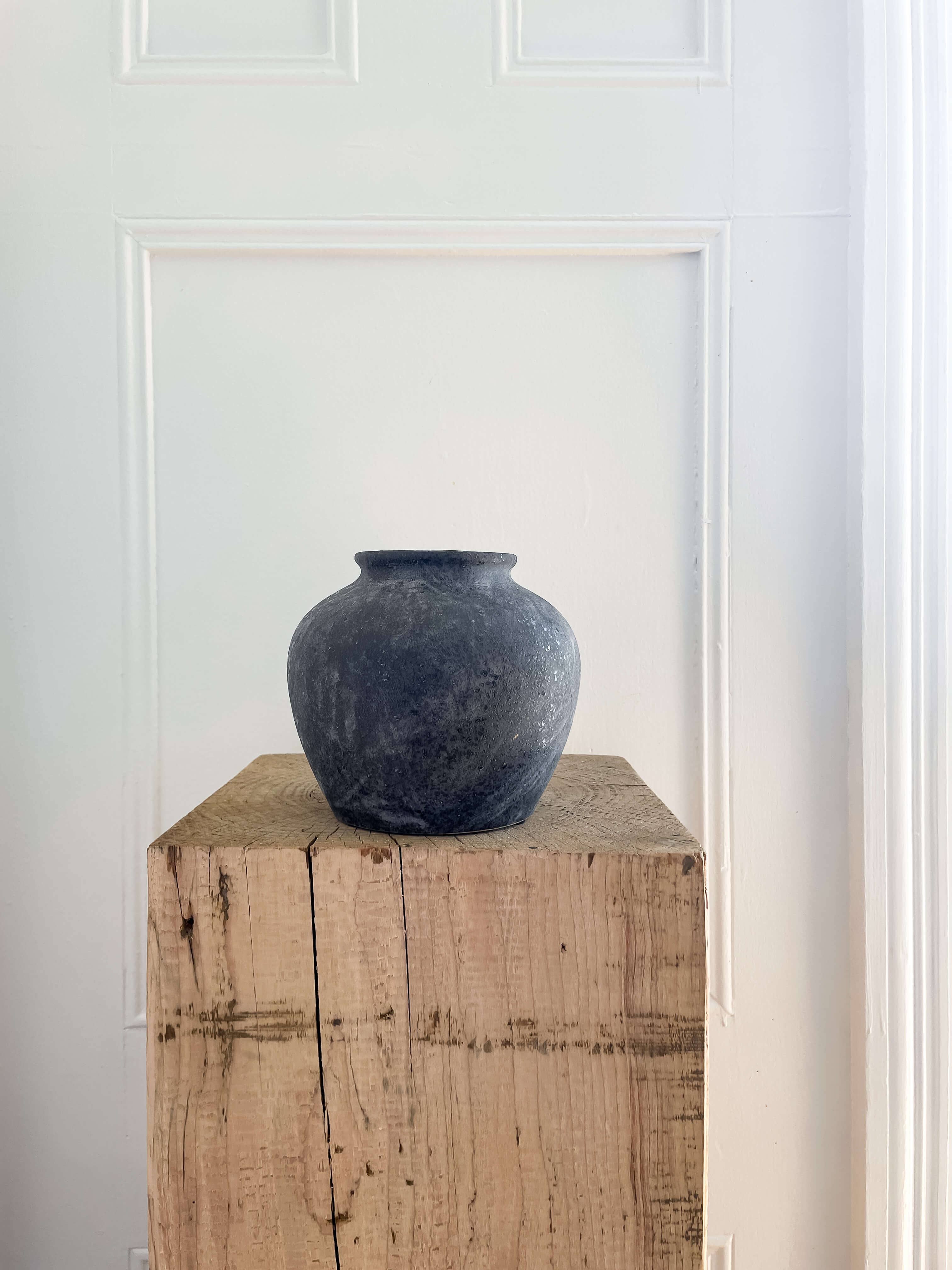 Athena Vintage-Style Ceramic Vase, High-End Home Accent: Large