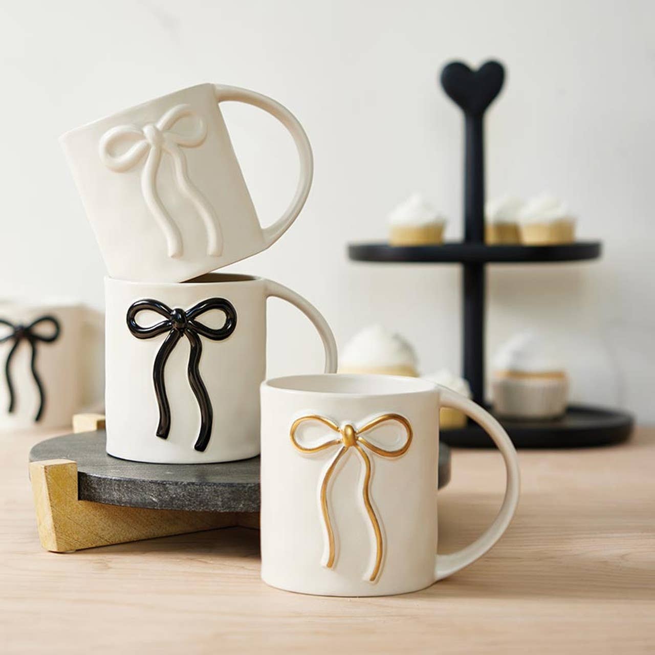 Wide Handle Bow Mug - Gold: Material